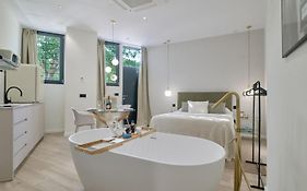 Romantic Apartment N1 Oceanografico Virkin Suites